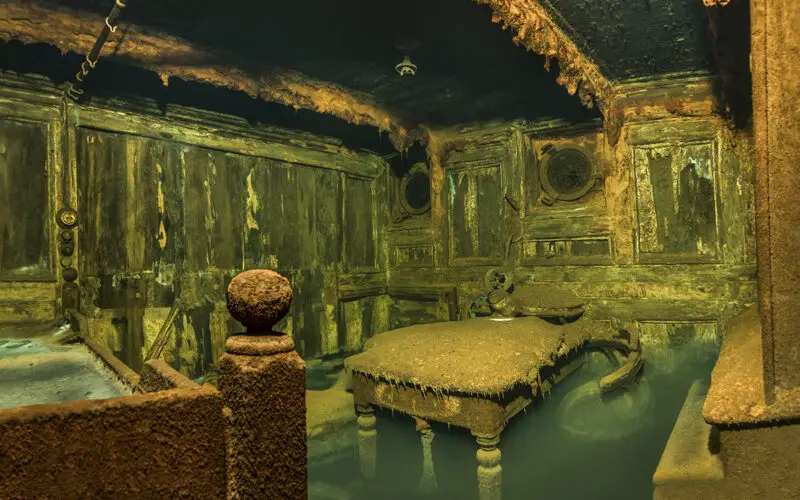 cabin in a shipwreck