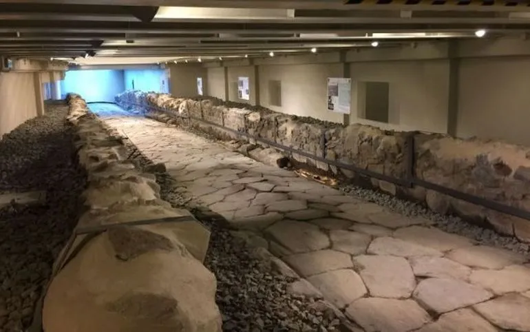 Roman Road, paving slabs, walls made from stone 
